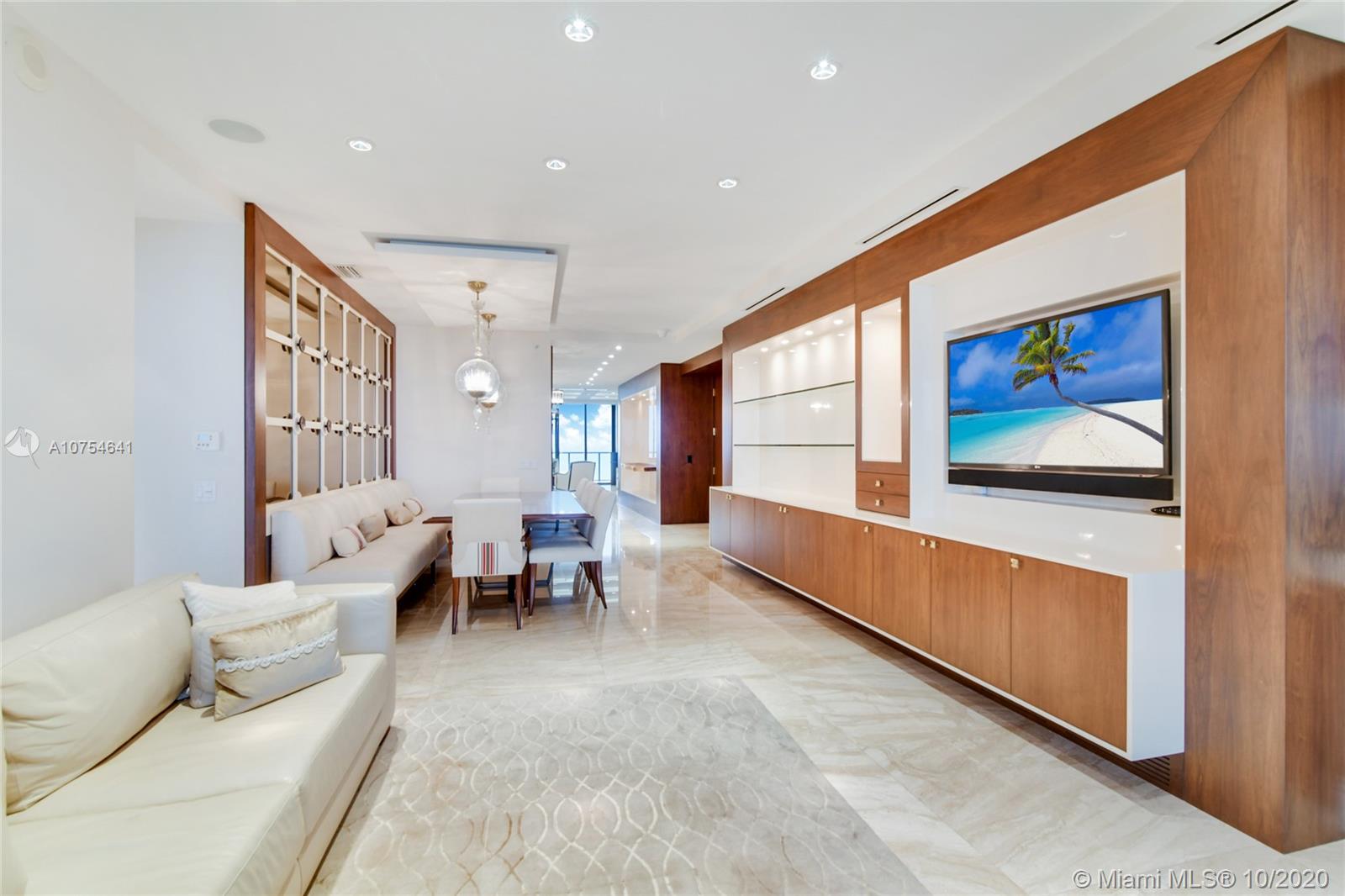 ST. REGIS - Residential