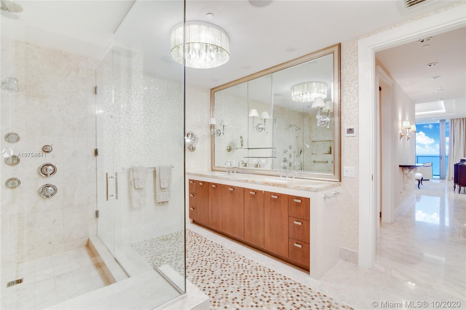 ST. REGIS - Residential