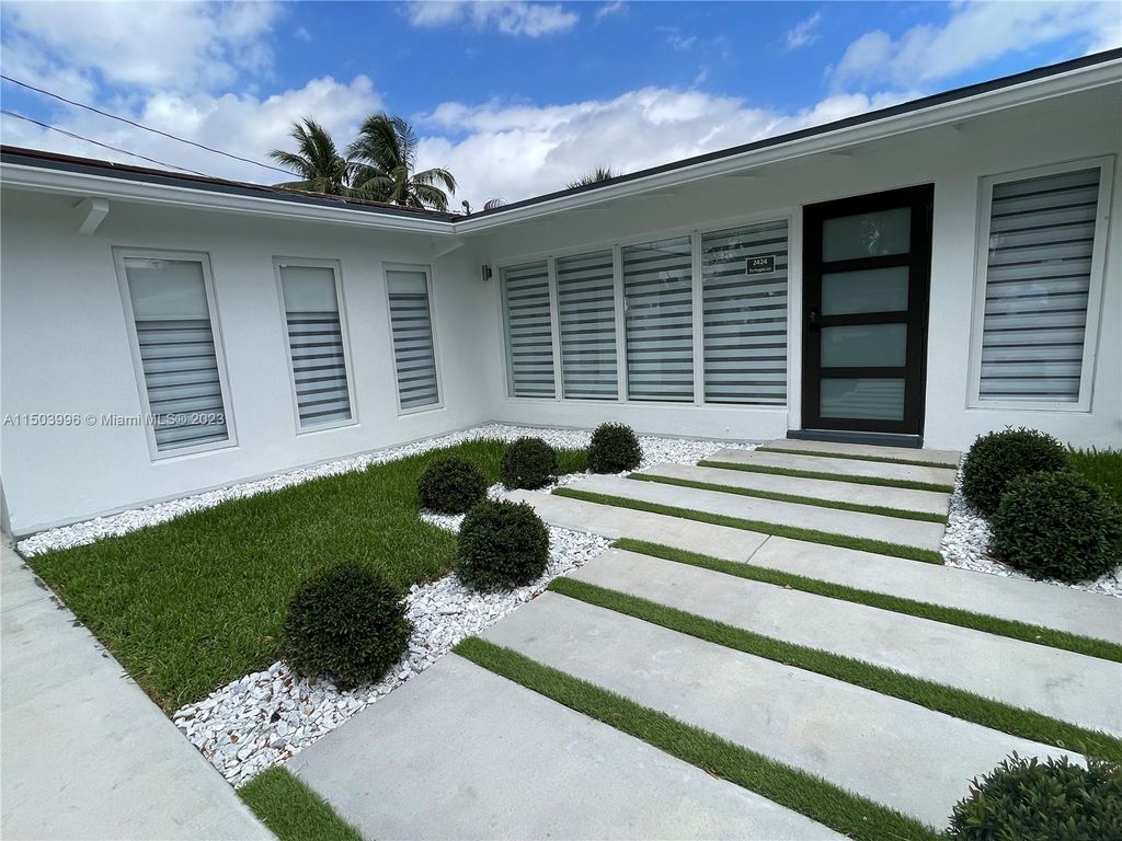 Photo of 2424 Tortugas Ln, Fort Lauderdale, FL 33312 (MLS # A11503996)