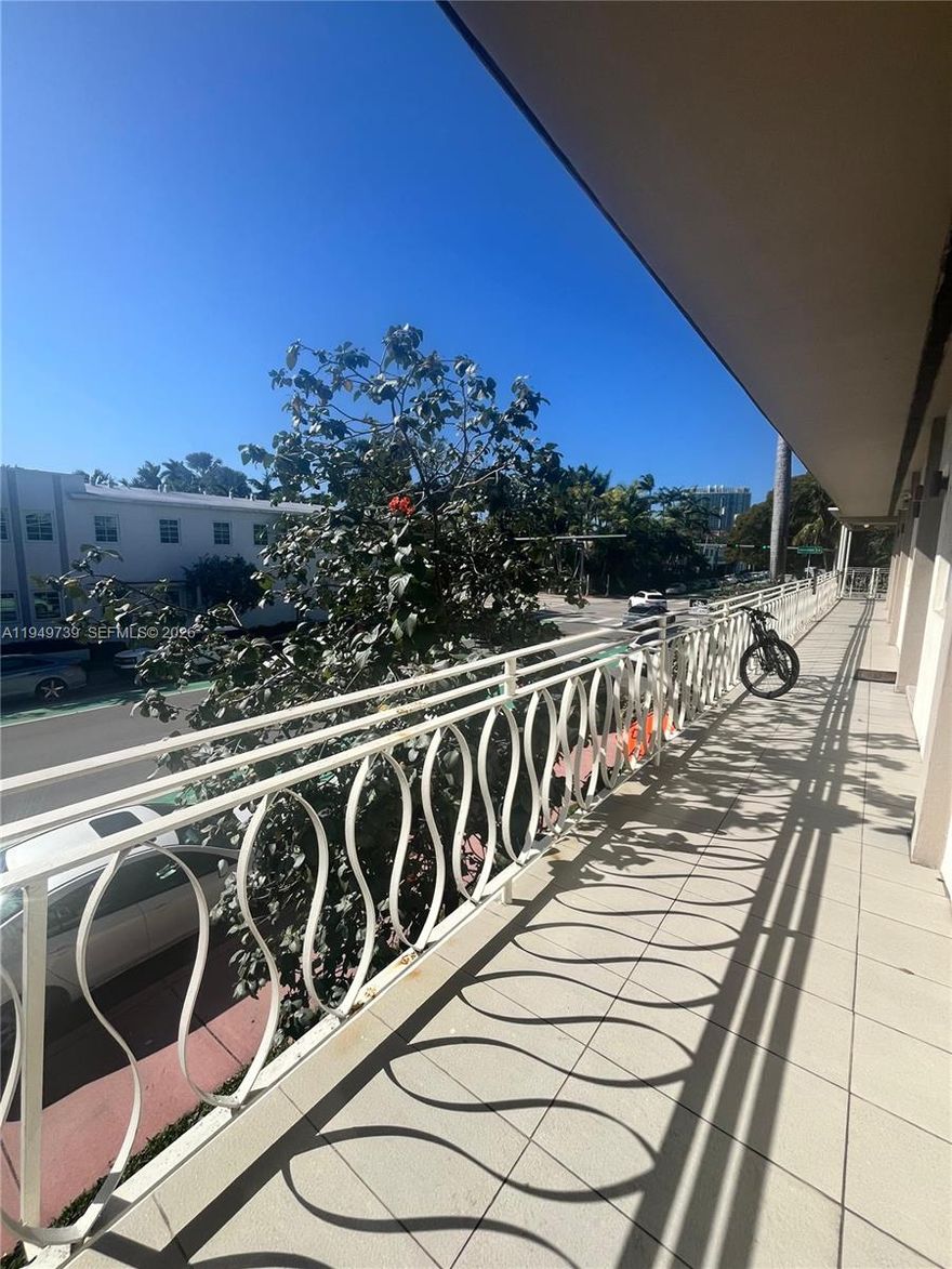 INVESTOR DREAM HUGE RETURN. 1/1 IN THE HEART OF SOUTH BEACH. TOP FLOOR , LOT OF LIGHT.THE CONDO WAS TOTALLY RECENTLY RENOVATED. CURRENTLY RENTED FOR 1825 PAR MONTH. INTERNET AND CABLE INCLUDED.