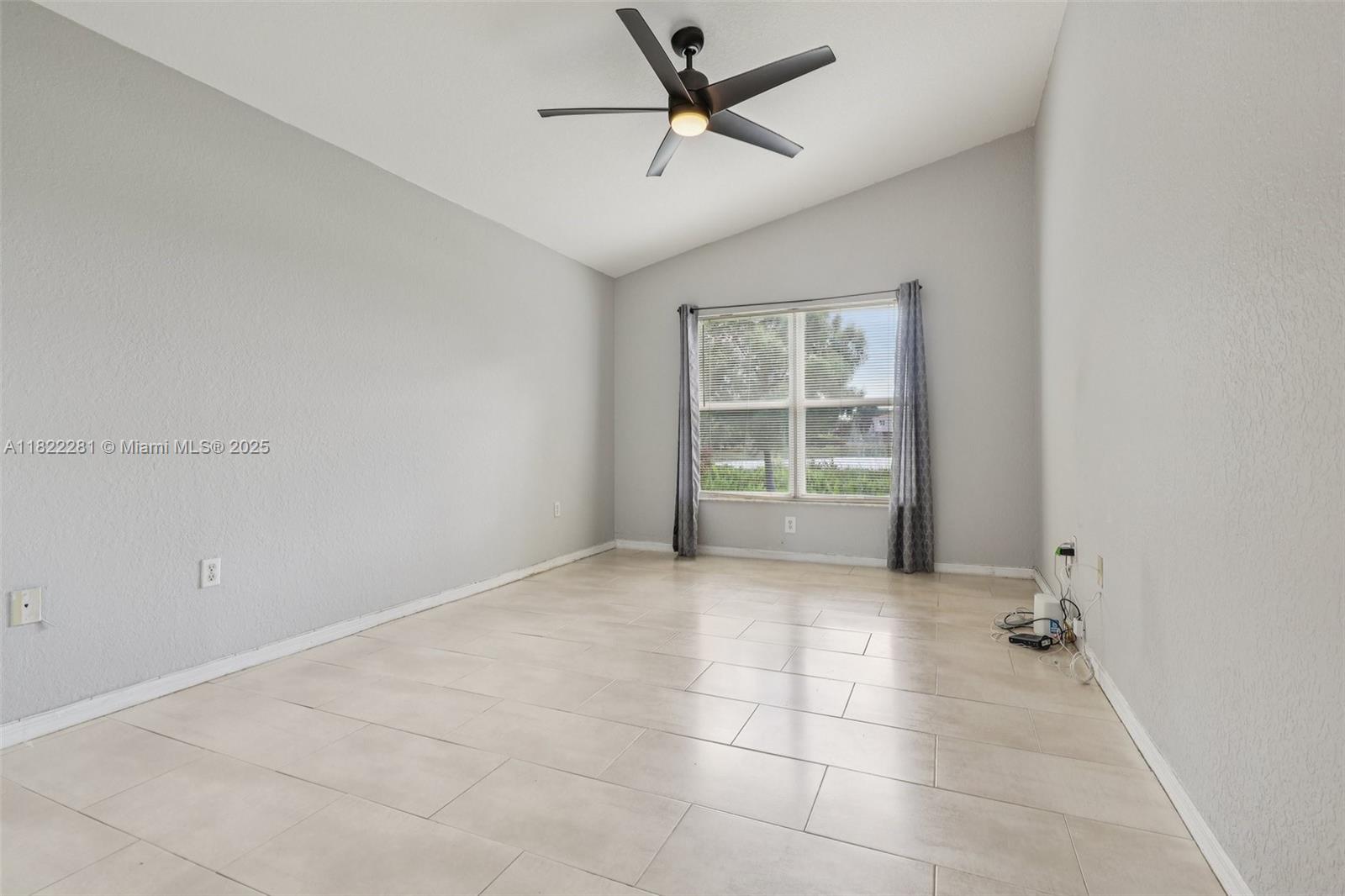 1101 SE 20th Rd, Homestead, FL, 33035/$385,000 4 1101 SE 20th Rd