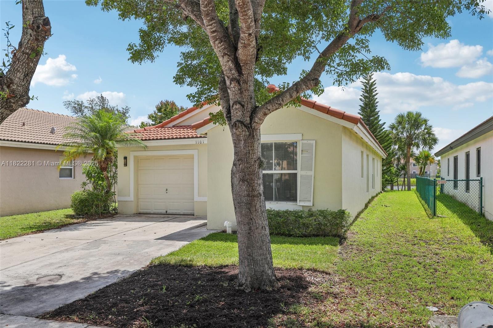 1101 SE 20th Rd, Homestead, FL, 33035/$385,000 2 1101 SE 20th Rd