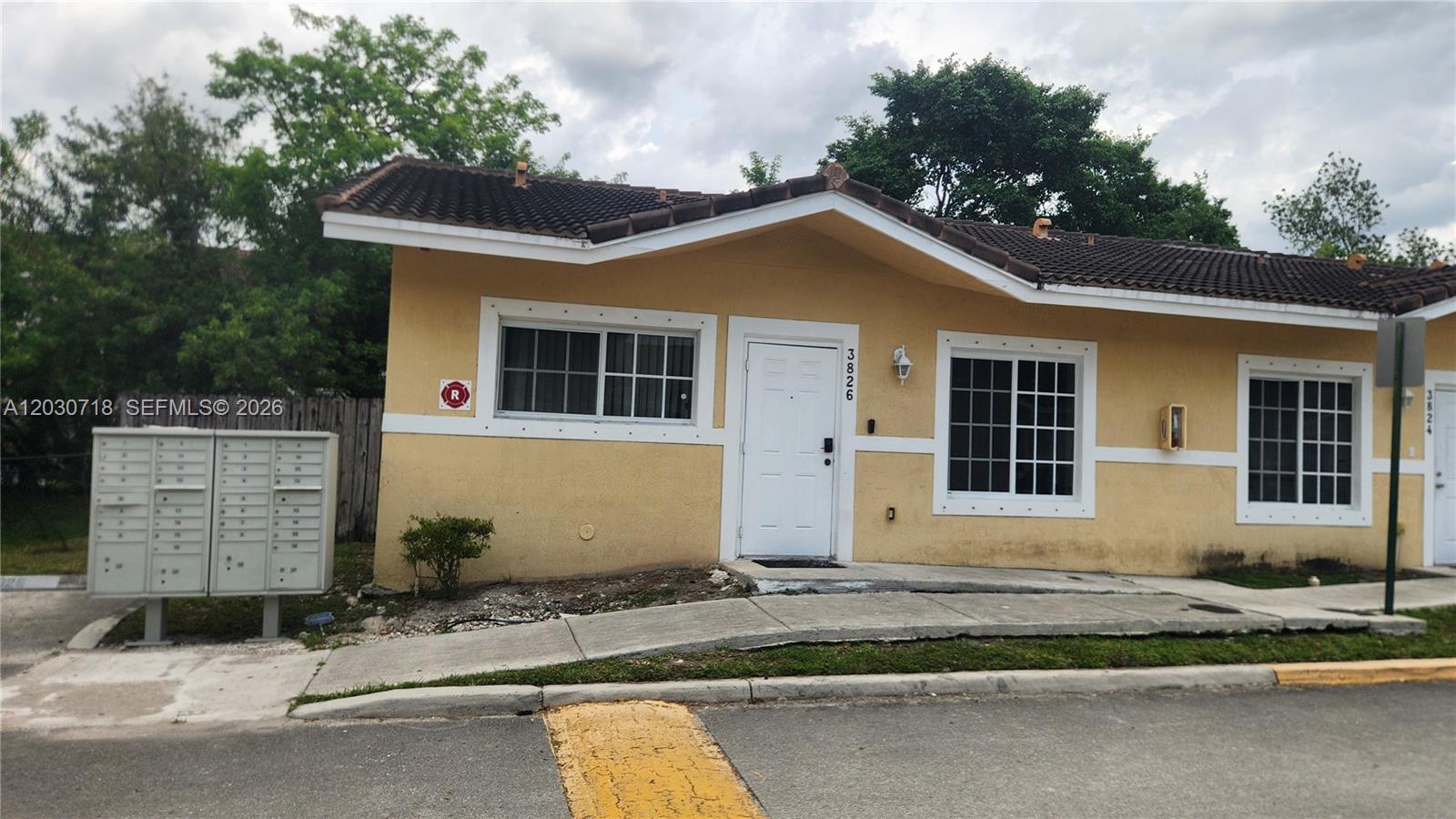 3826 SW 48th Ave 3826 - Image 1