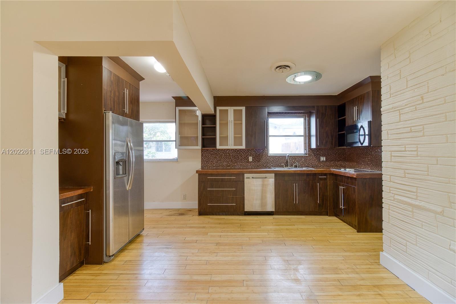 DRIFTWOOD ESTATES NO 1 - Residential