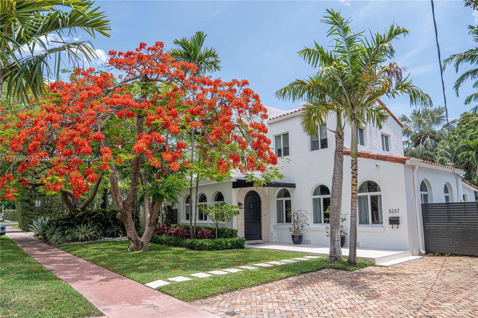 5237 La Gorce Dr, Miami Beach, Miami-Dade County, Florida - 4 Bedrooms  
4 Bathrooms - 