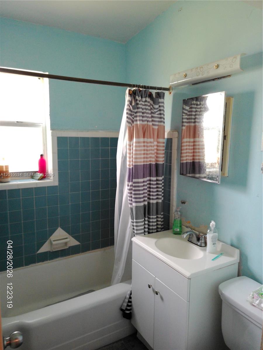 WESTWOOD LAKE - Residential