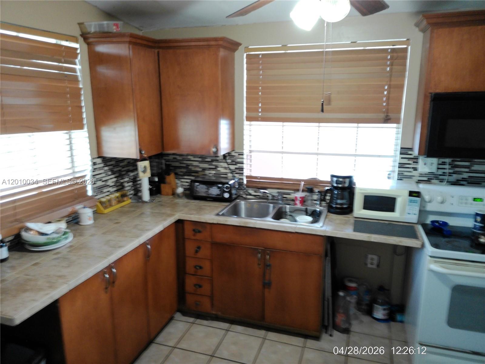 WESTWOOD LAKE - Residential