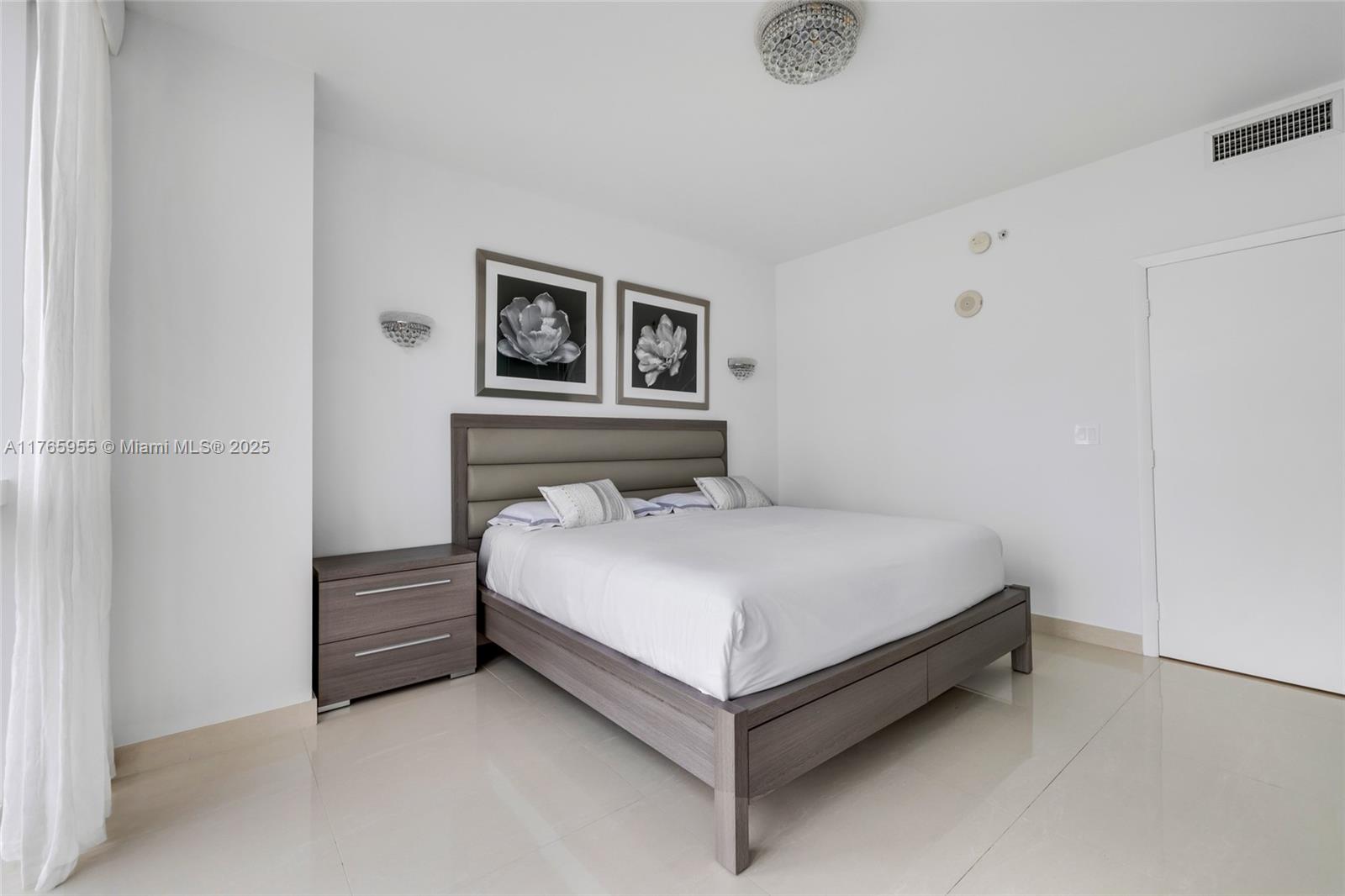 TRUMP ROYALE CONDO - Residential Lease