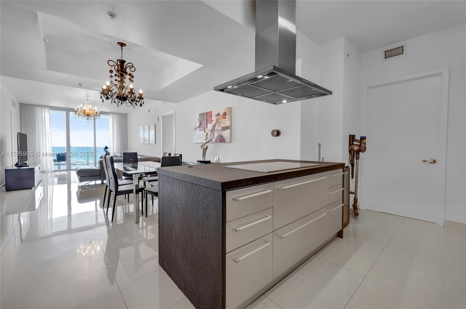 TRUMP ROYALE CONDO - Residential Lease