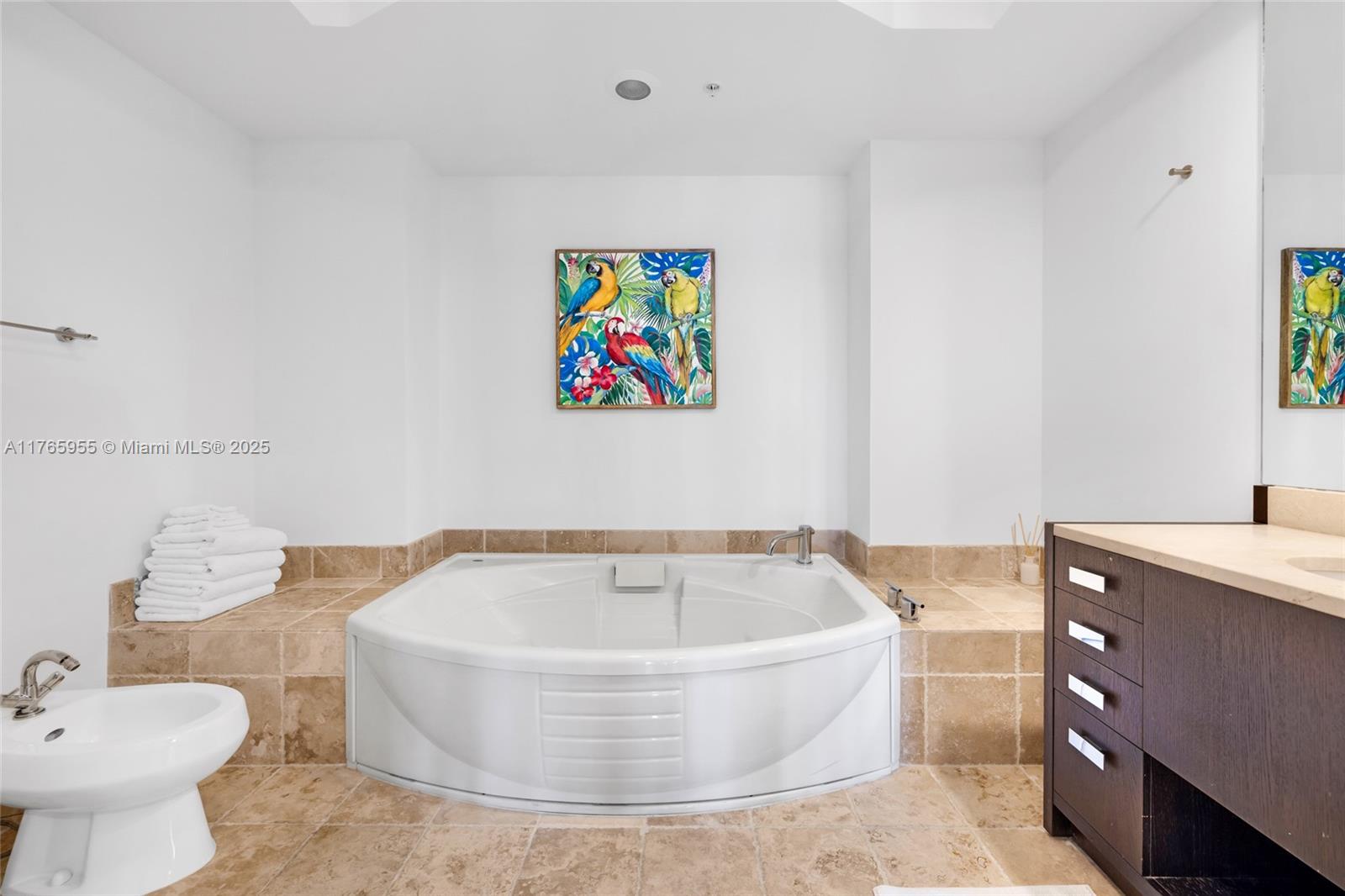 TRUMP ROYALE CONDO - Residential Lease