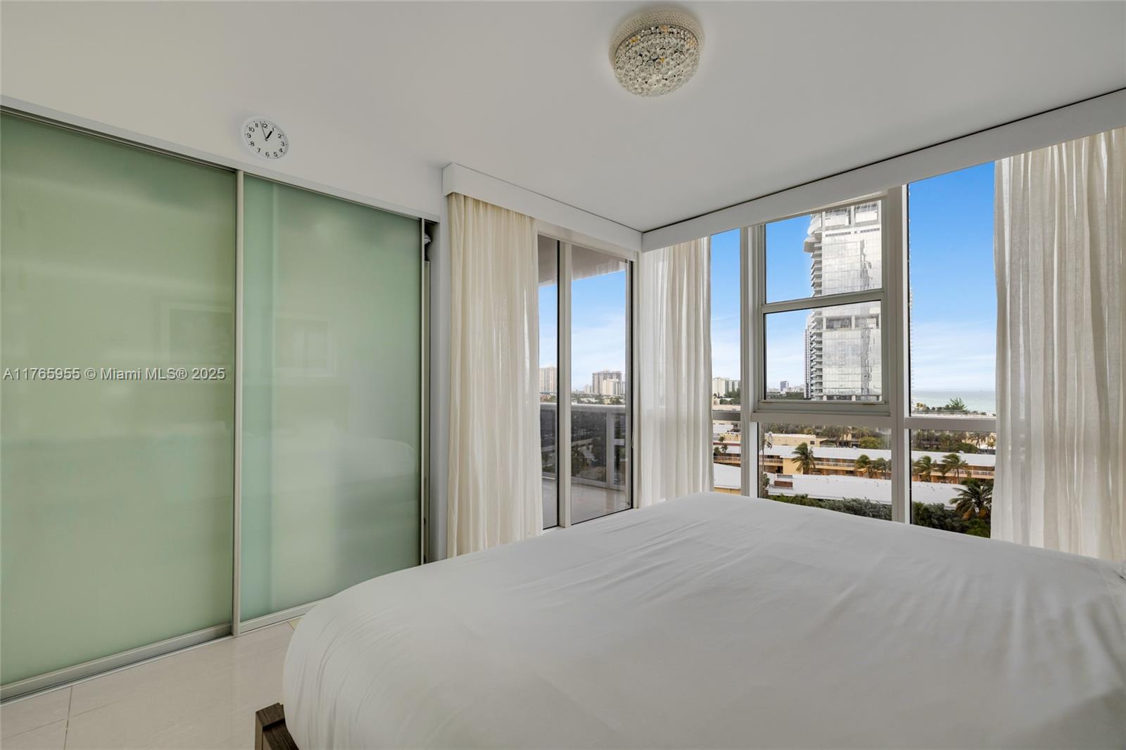 TRUMP ROYALE CONDO - Residential Lease