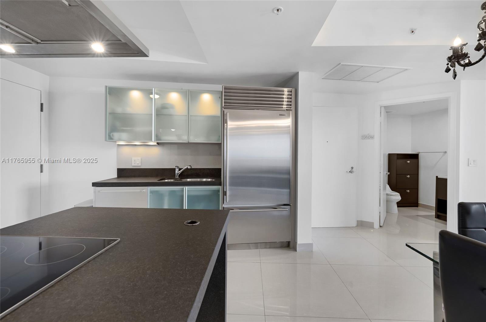 TRUMP ROYALE CONDO - Residential Lease