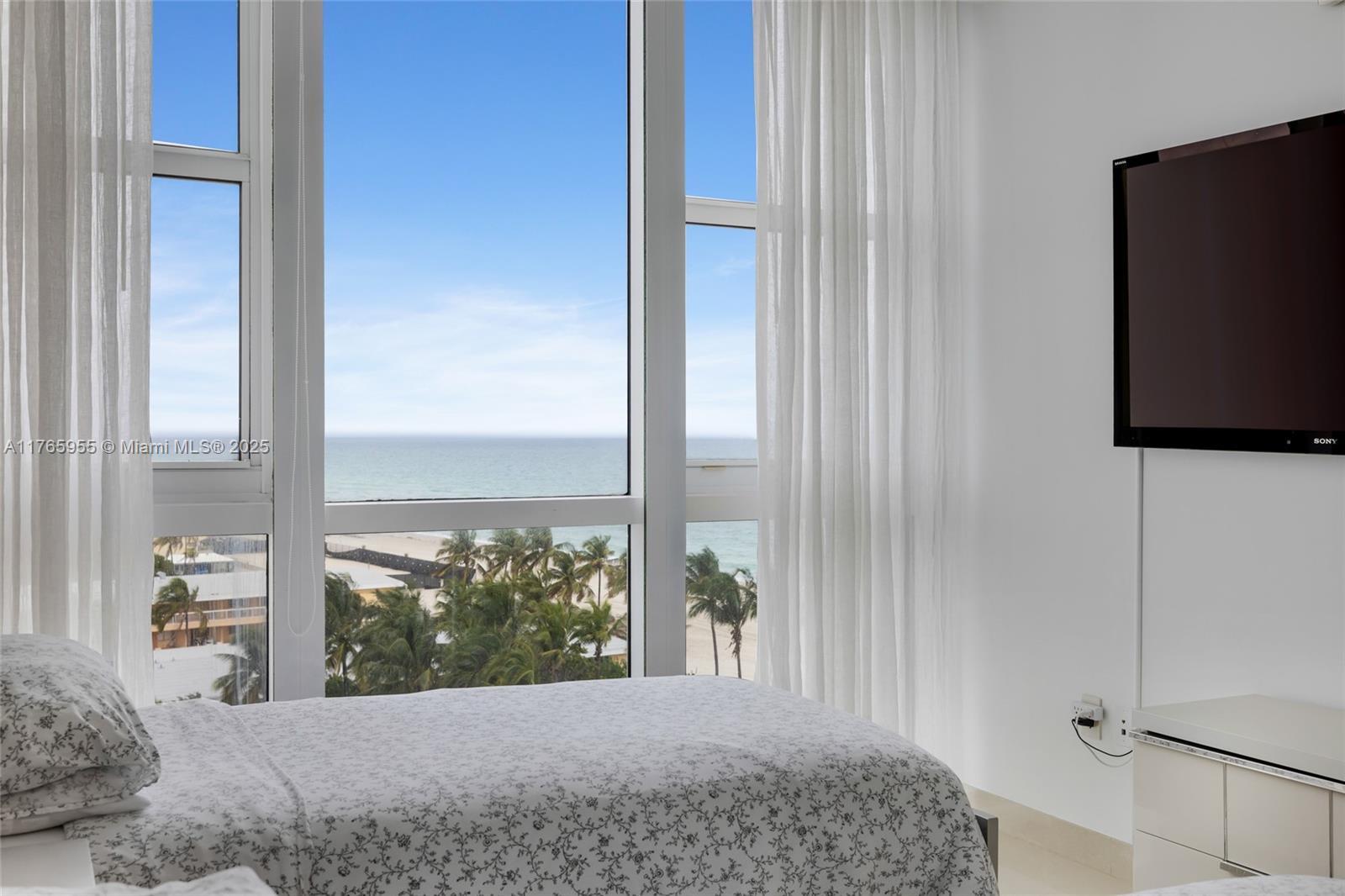 TRUMP ROYALE CONDO - Residential Lease