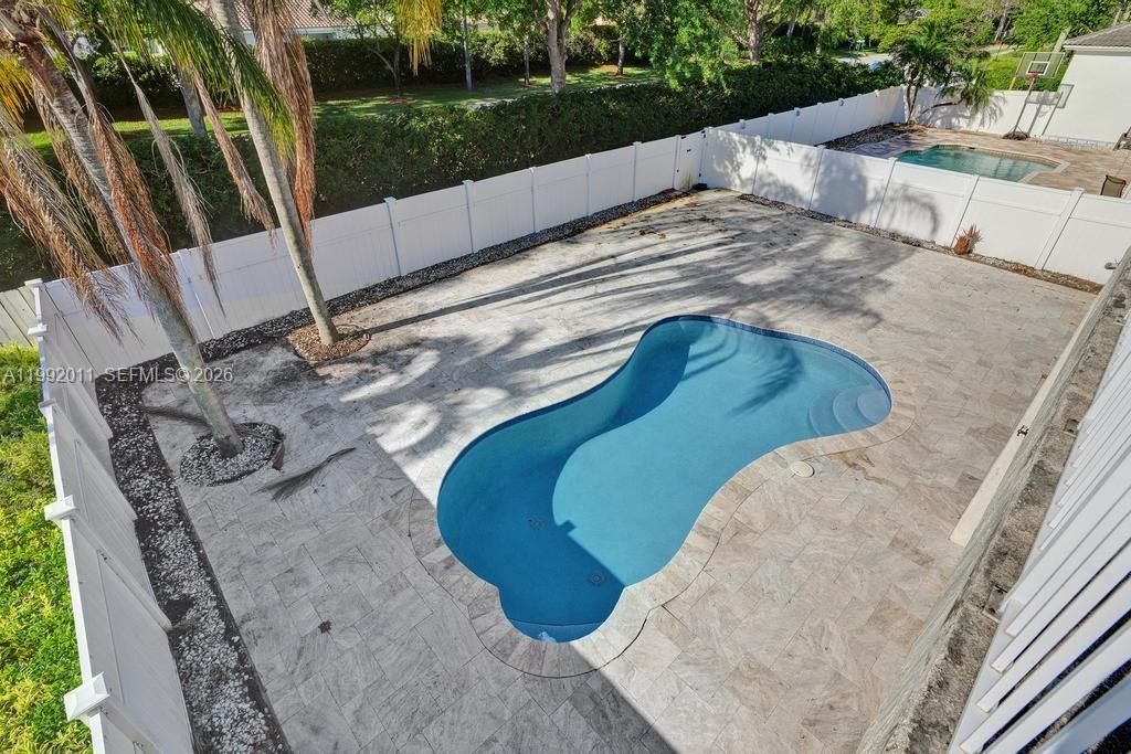 PEMBROKE ISLES 1 - Residential