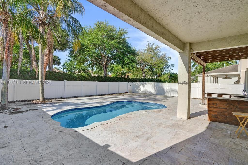 PEMBROKE ISLES 1 - Residential