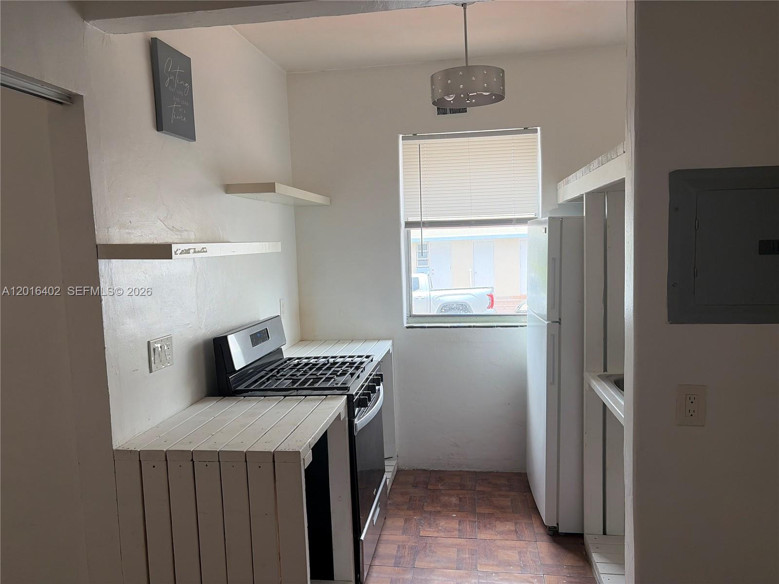 900 Jefferson Ave 2