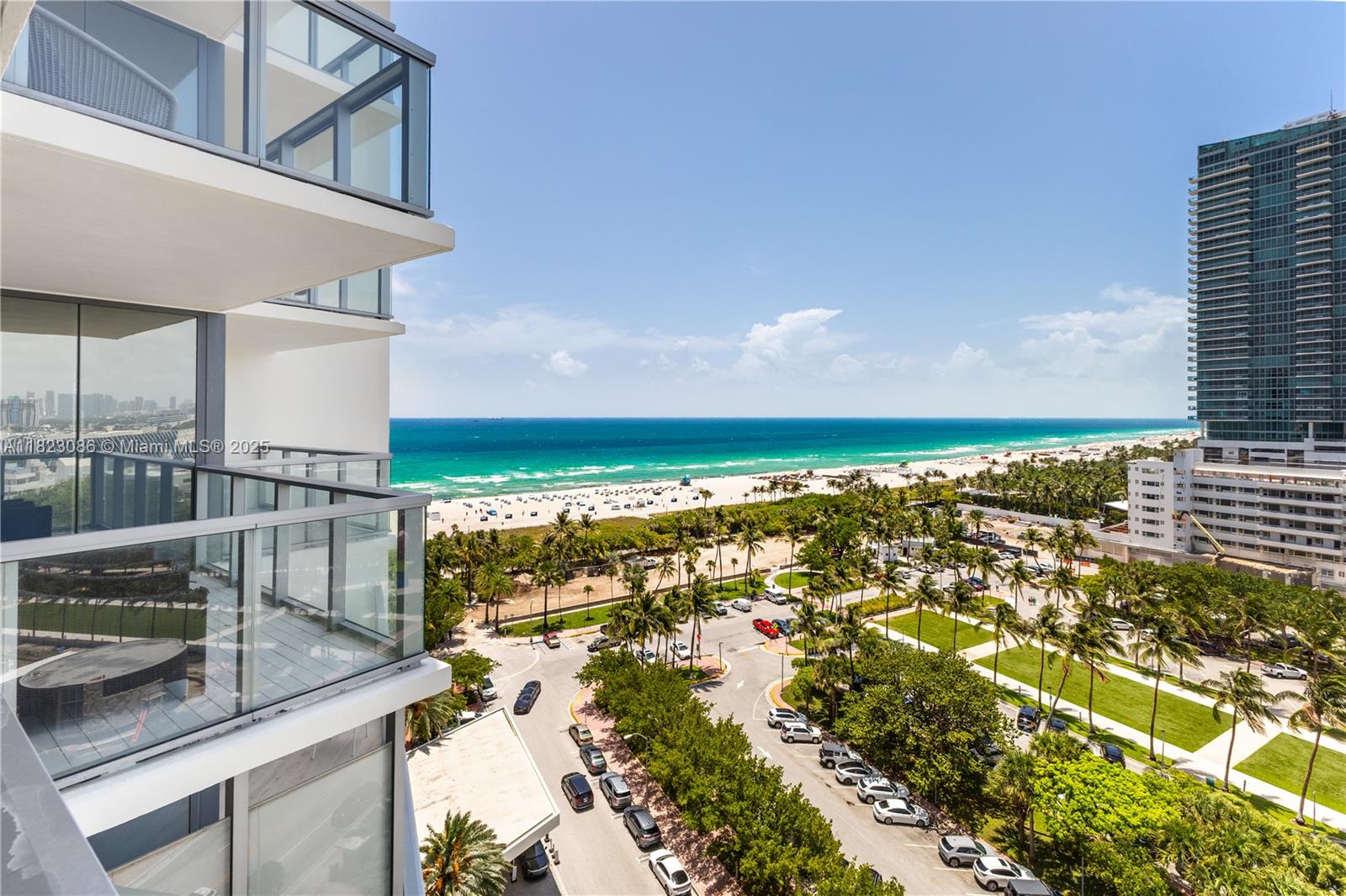 2201 Collins Ave 1203