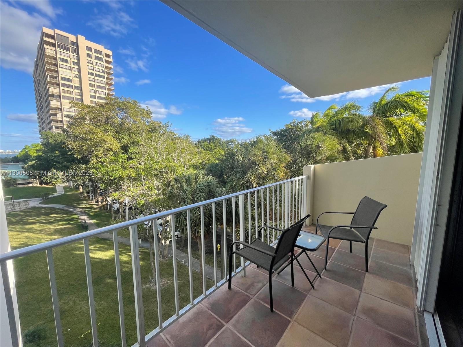 Photo 18 of 36 of 11111 Biscayne Blvd 4B condo
