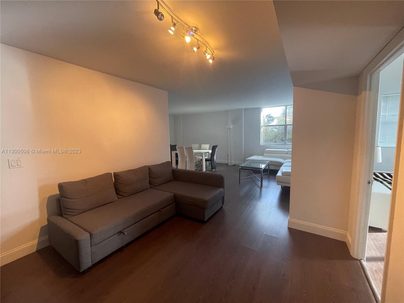 Photo 3 of 36 of 11111 Biscayne Blvd 4B condo