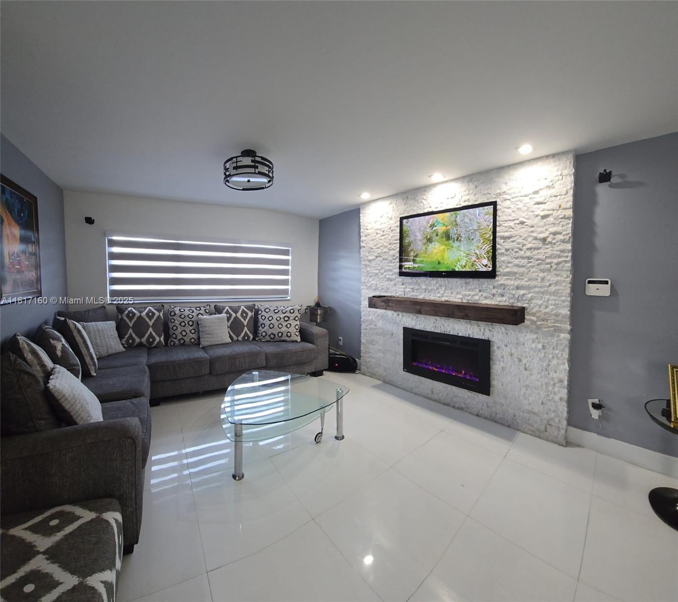 BENT TREE PARCEL SIX COND - Residential Lease