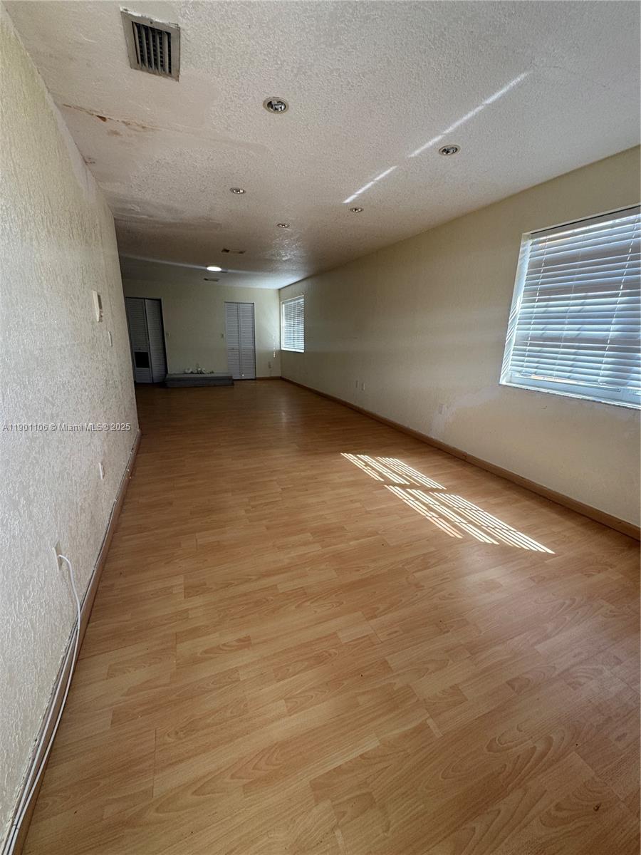 WEST ESPLANADE - Residential