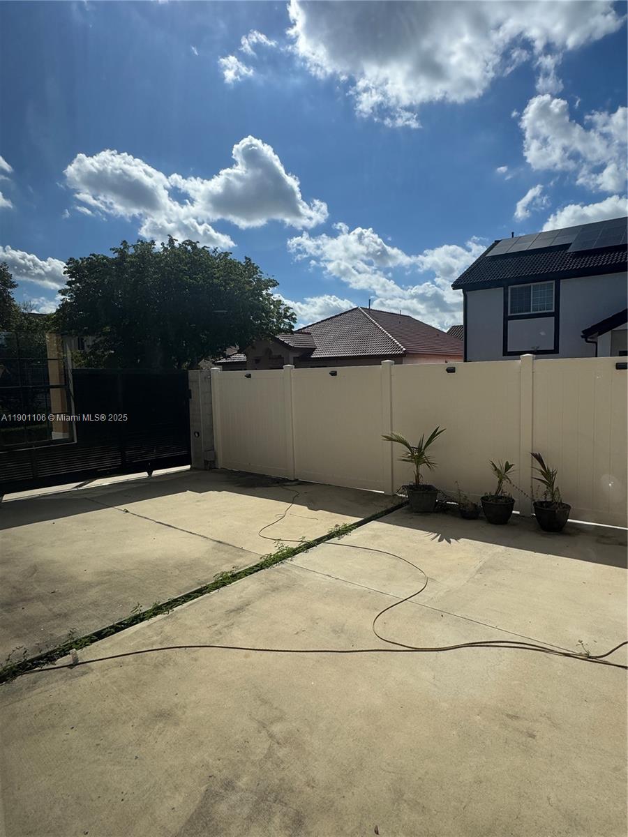 WEST ESPLANADE - Residential