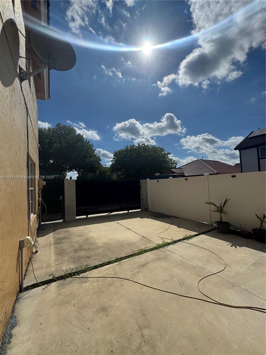 WEST ESPLANADE - Residential