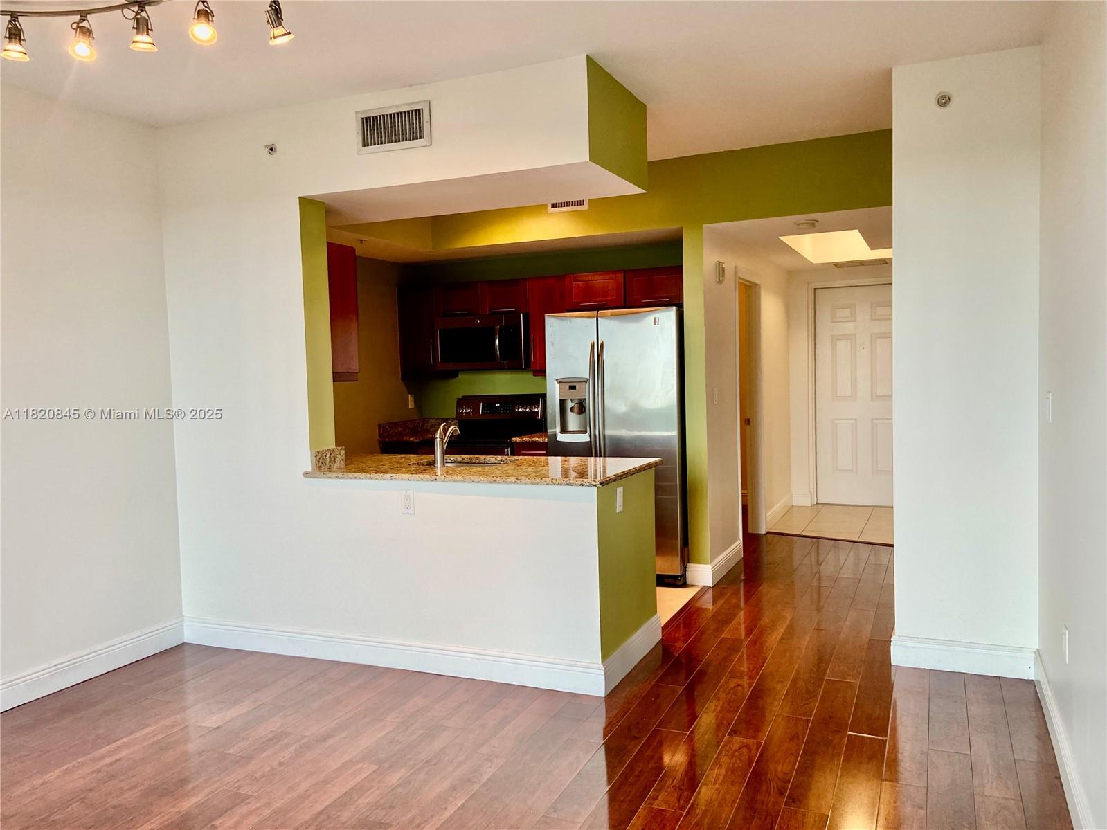 DOWNTOWN DADELAND CONDO N - Residential