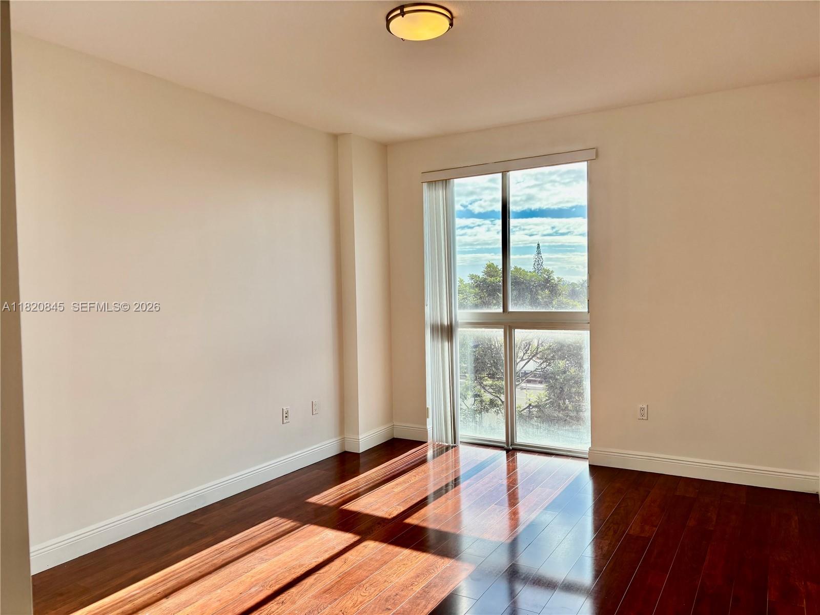 DOWNTOWN DADELAND CONDO N - Residential