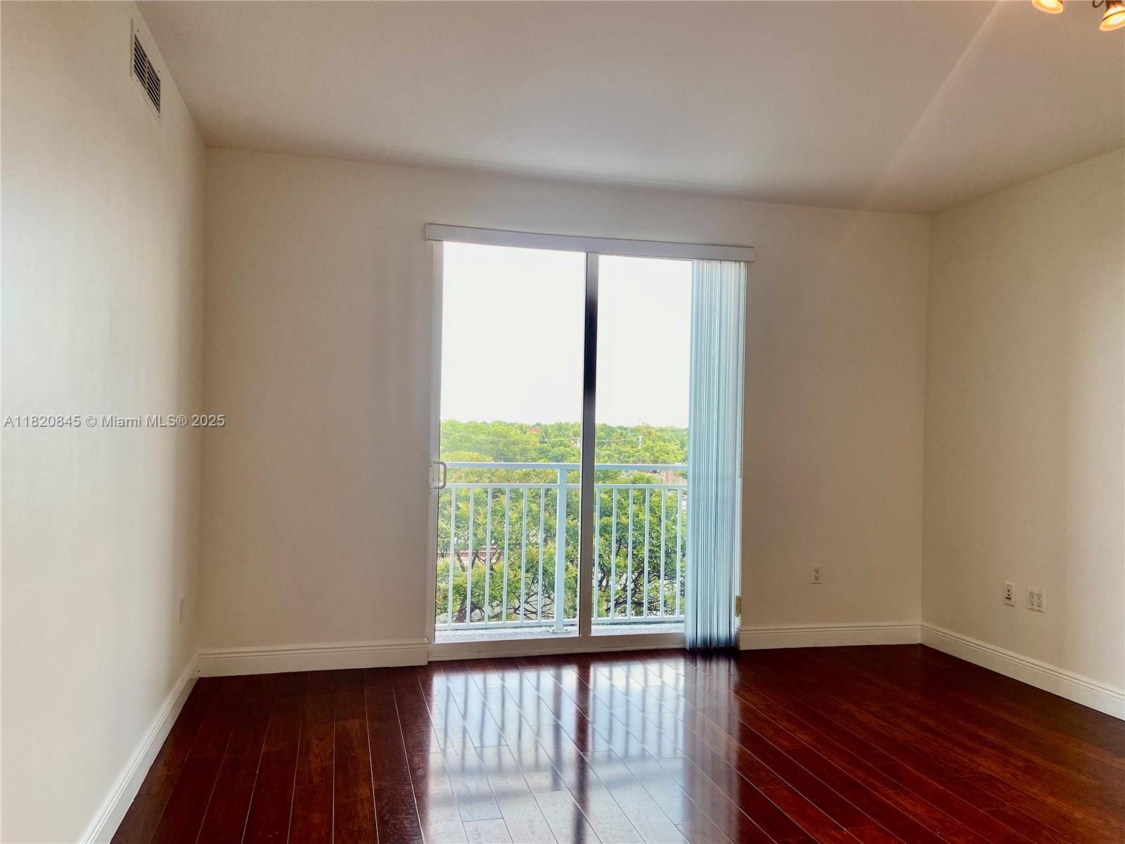 DOWNTOWN DADELAND CONDO N - Residential