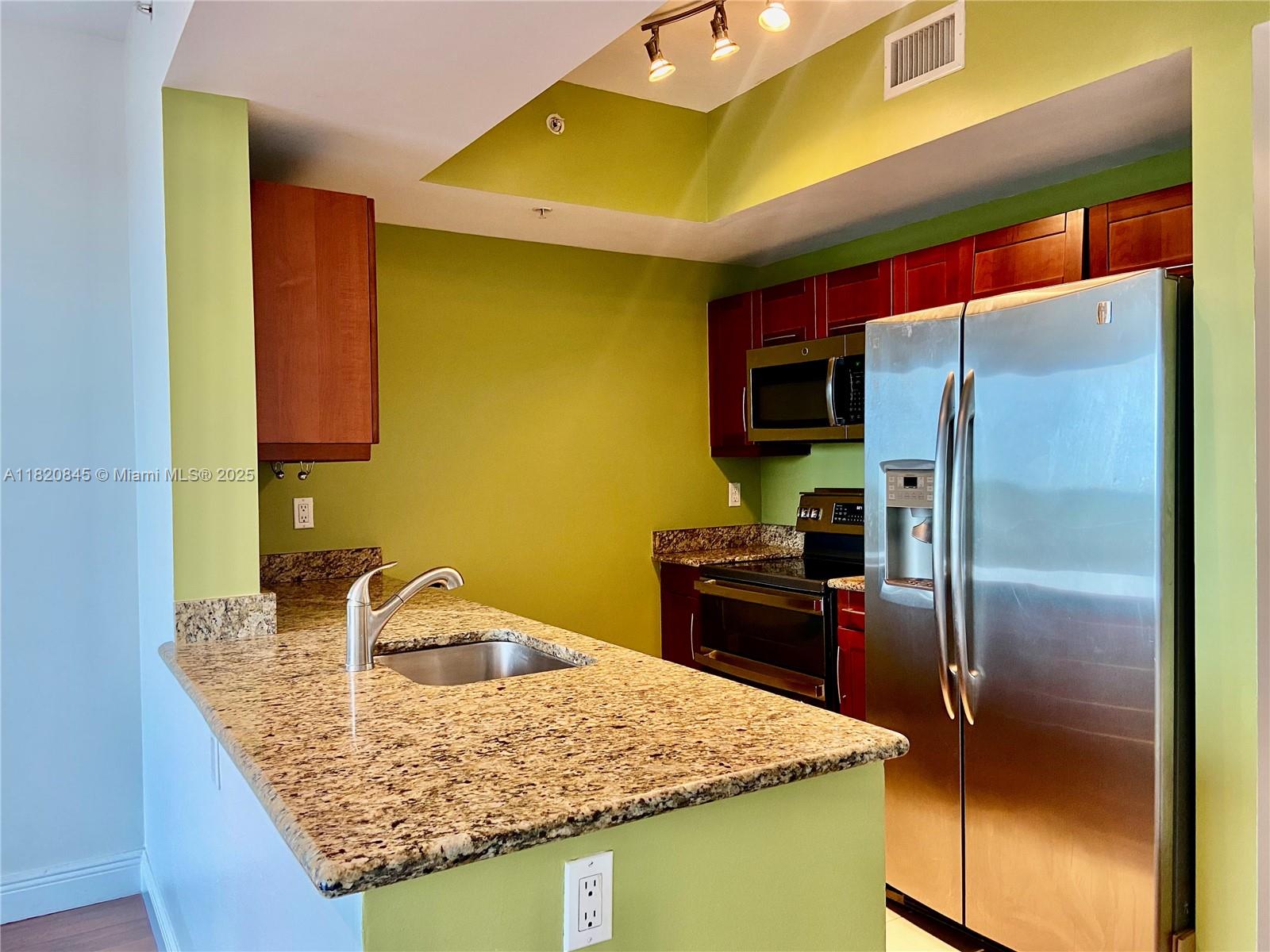 DOWNTOWN DADELAND CONDO N - Residential