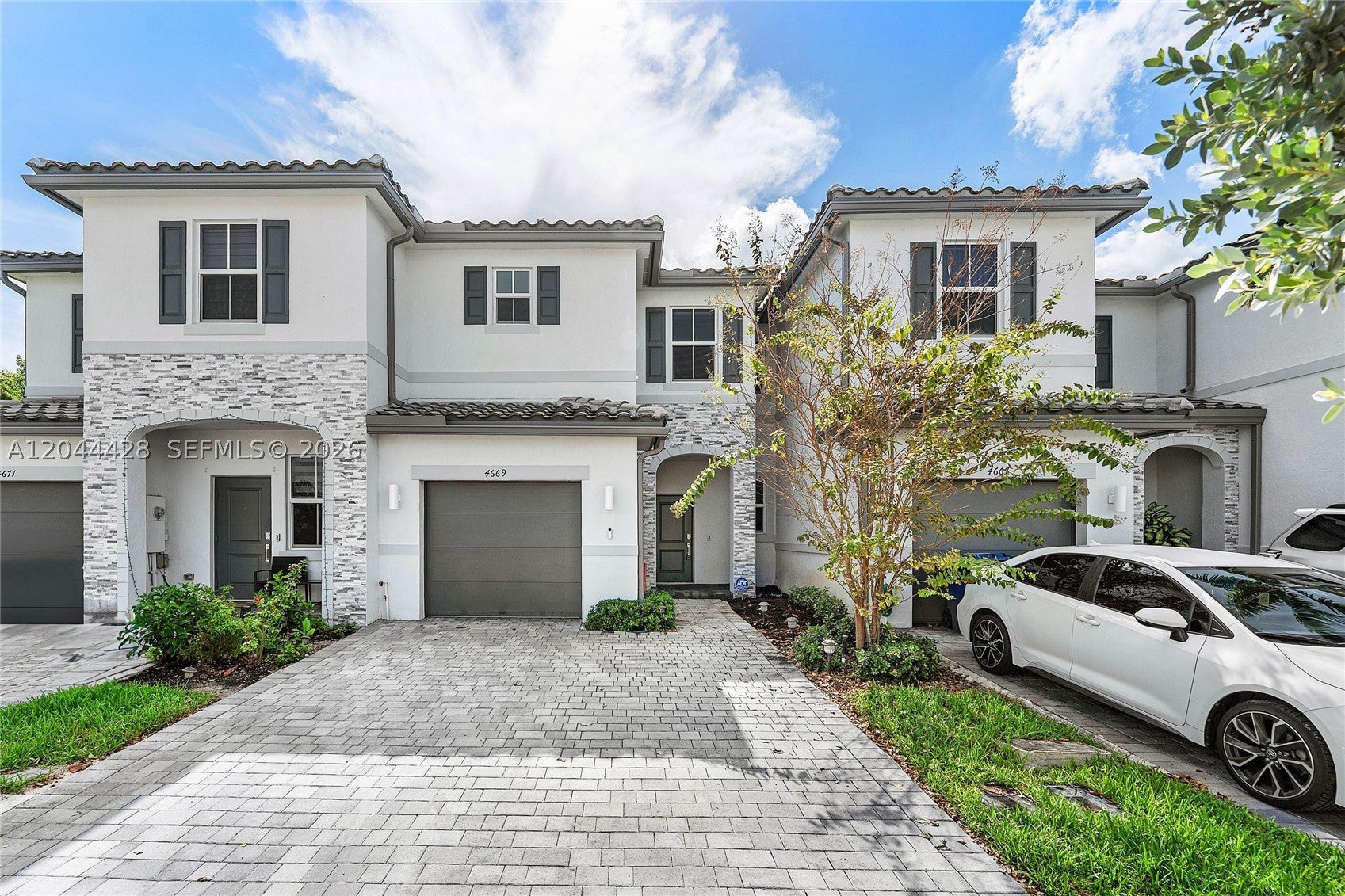 4669 NW 118th Ave, Coral Springs FL 33076