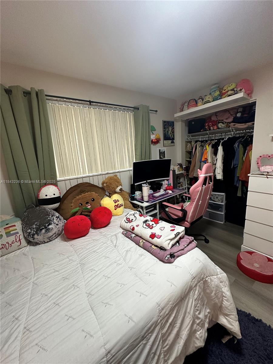 OMEGA CONDO NO 8 - Residential