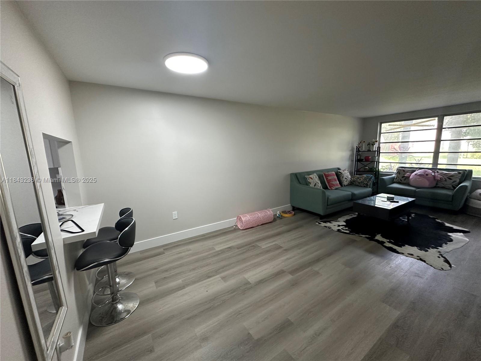 OMEGA CONDO NO 8 - Residential