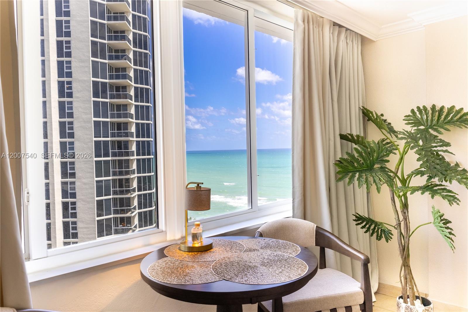 19201 Collins Ave 1123