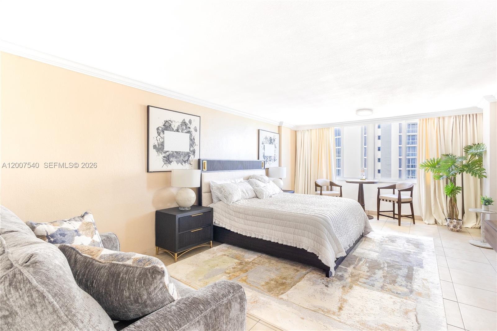 19201 Collins Ave 1123