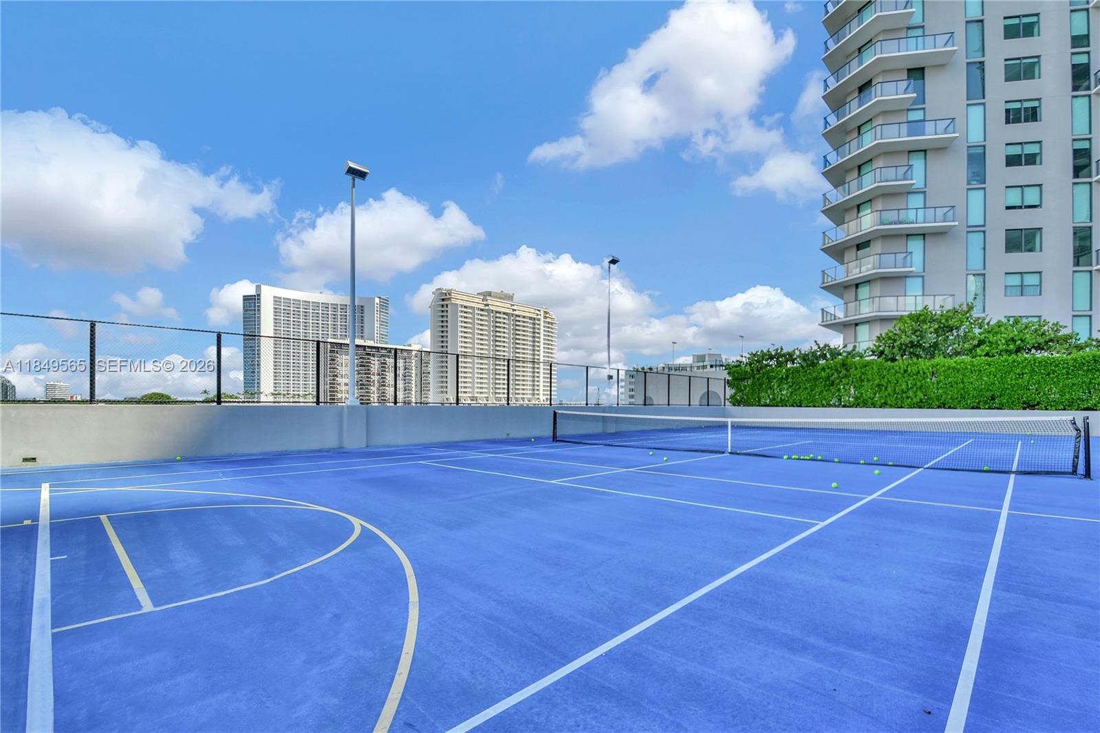 PARAISO BAYVIEWS - Residential