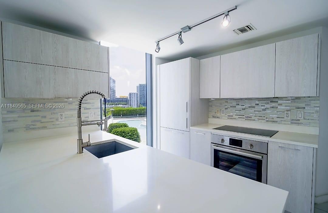 PARAISO BAYVIEWS - Residential