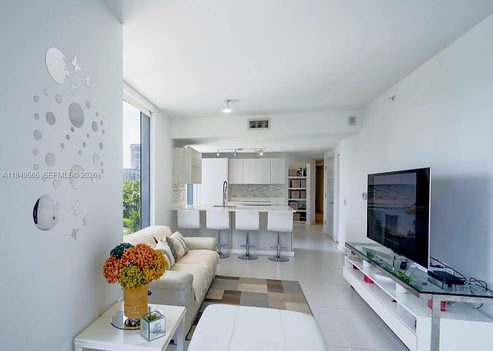 PARAISO BAYVIEWS - Residential