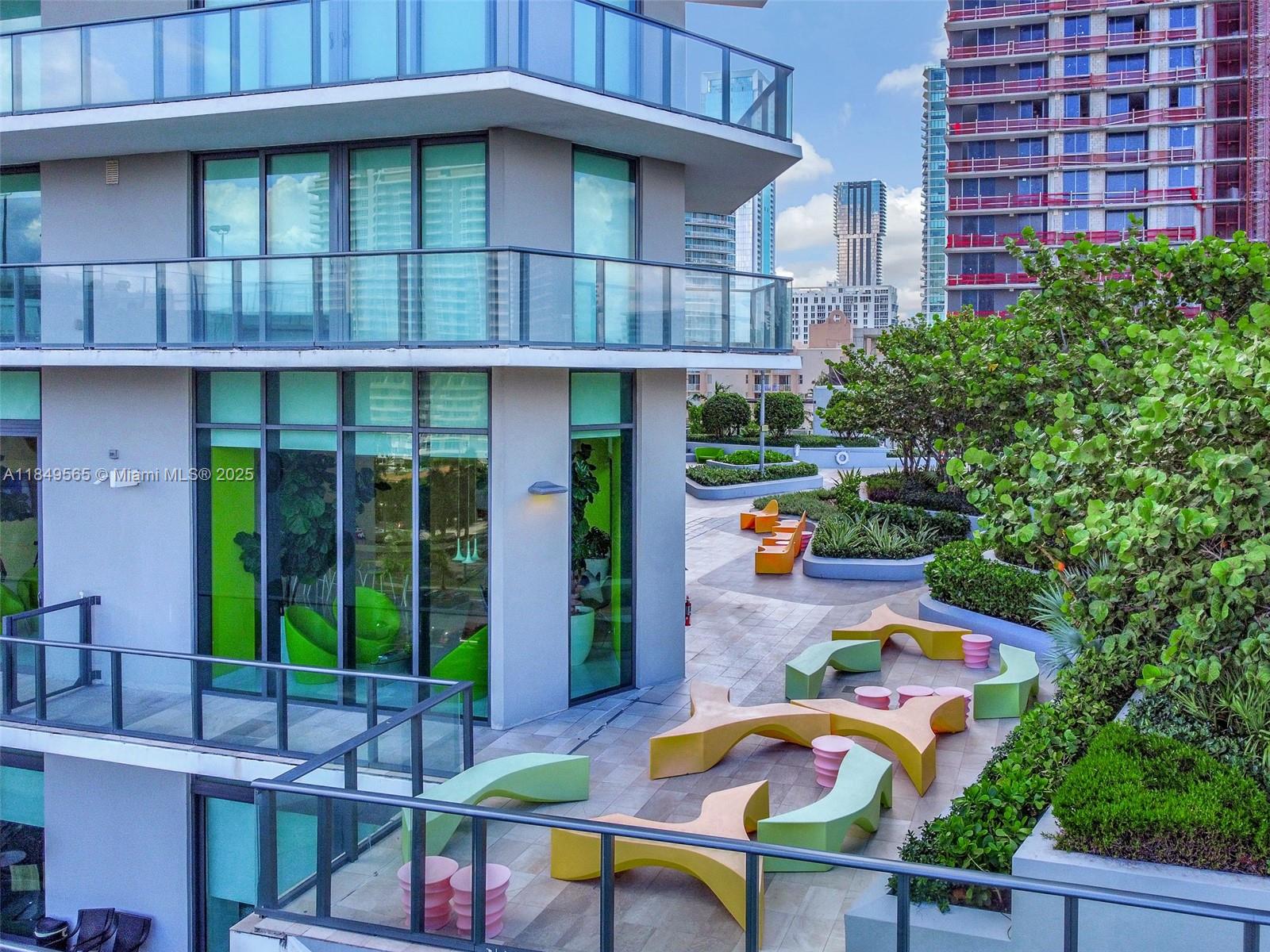 PARAISO BAYVIEWS - Residential