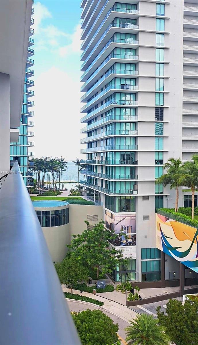 PARAISO BAYVIEWS - Residential