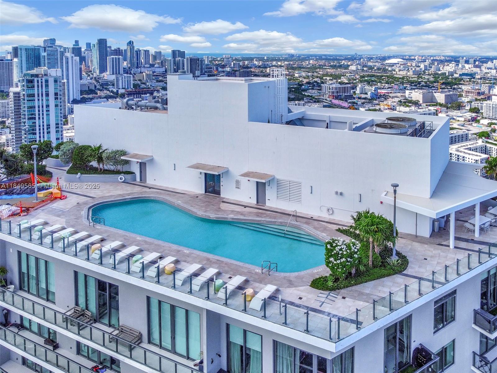 PARAISO BAYVIEWS - Residential