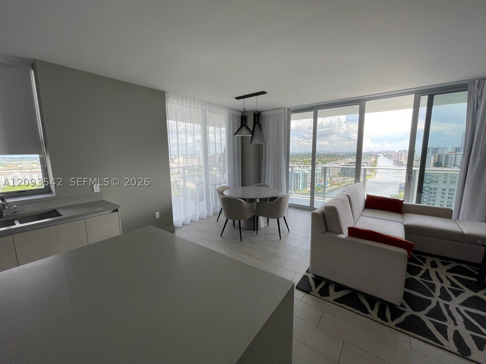 4010 S Ocean Dr R1902