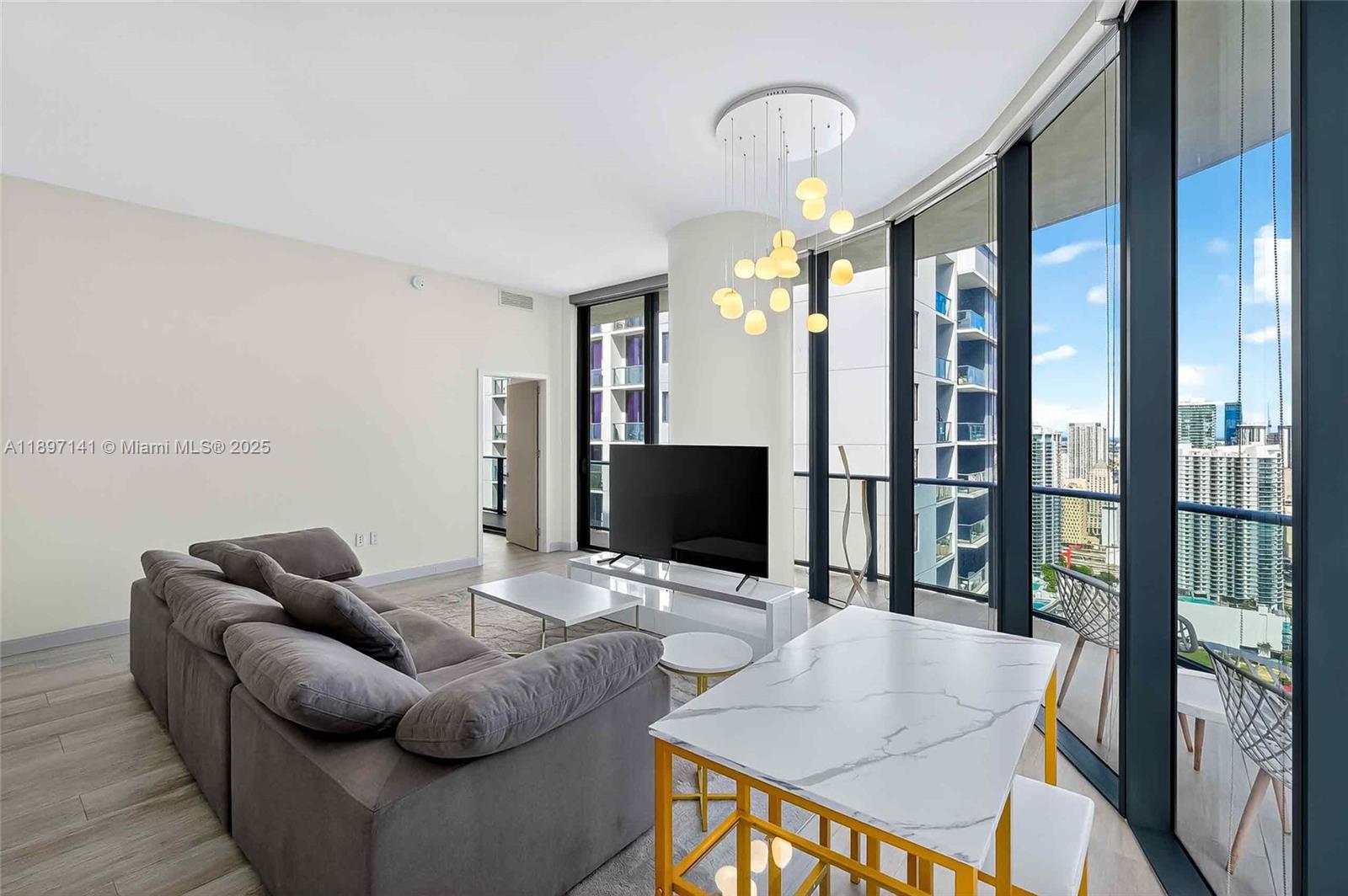 55 SW 9th St 4301
