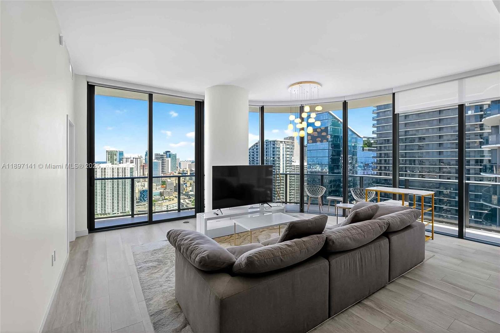 55 SW 9th St 4301