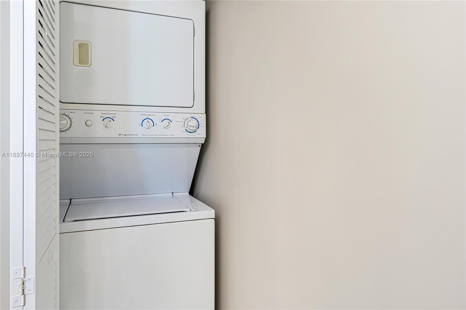 MARINABLUE CONDO - Residential Lease