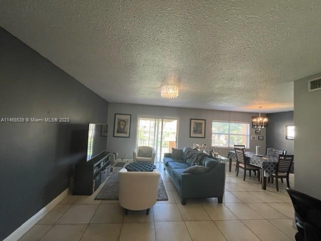 VENETIAN GARDENS AT COUNT - Residential