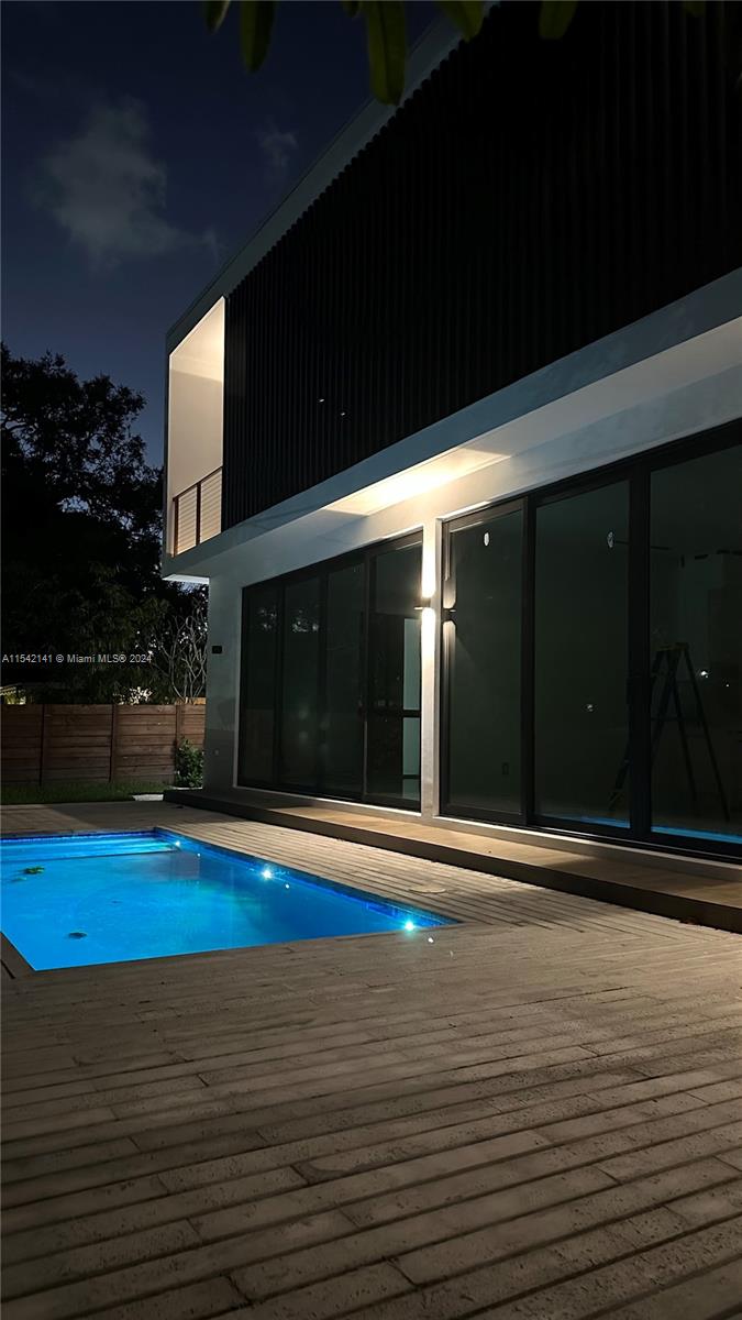 OAK RIDGE PARK - Residential Income