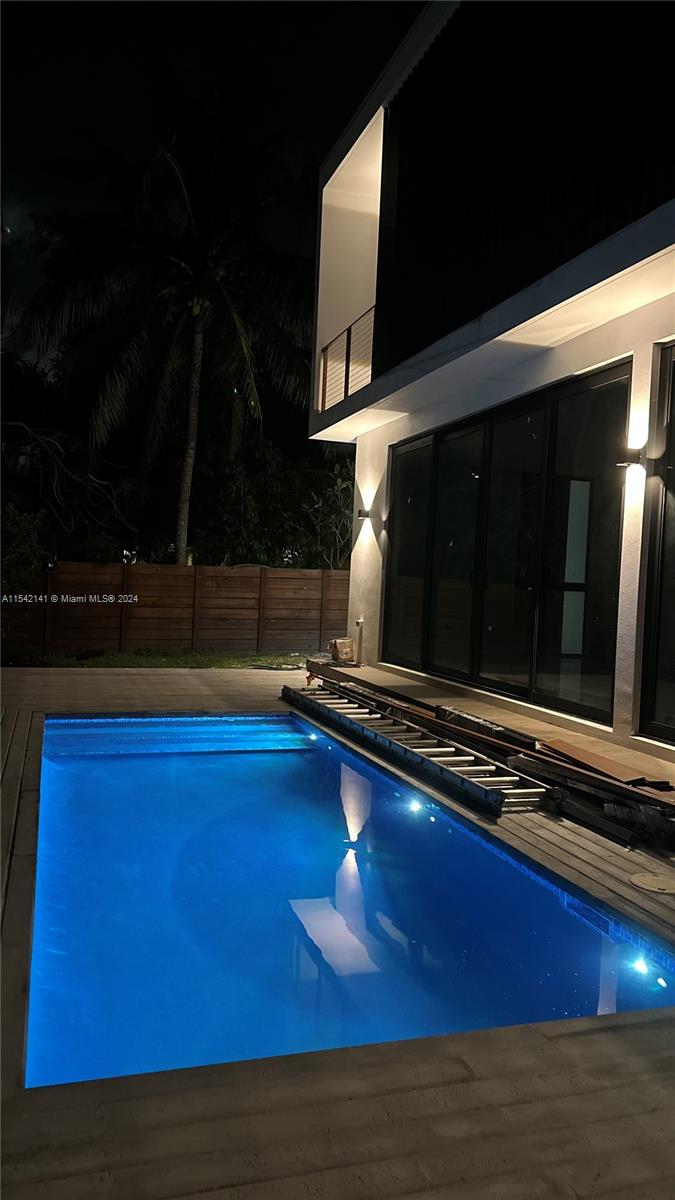 OAK RIDGE PARK - Residential Income