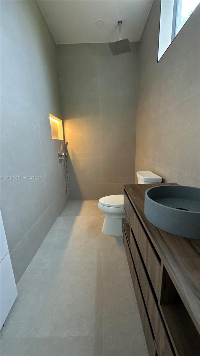 OAK RIDGE PARK - Residential Income